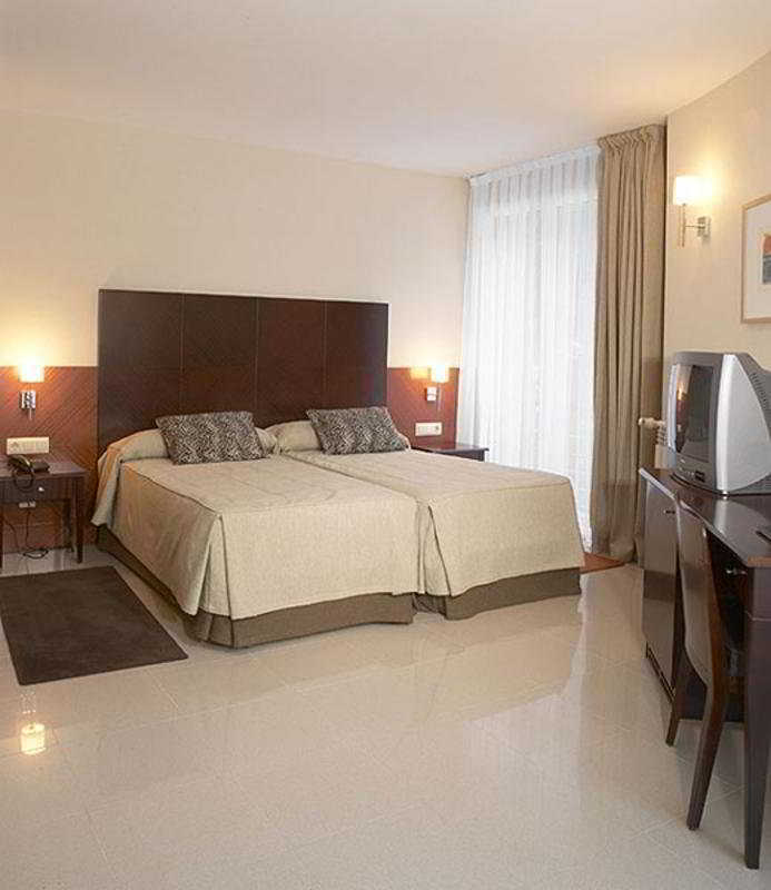 Hotel Mu La Cortinada Ruang foto