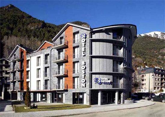 Hotel Mu La Cortinada Bagian luar foto